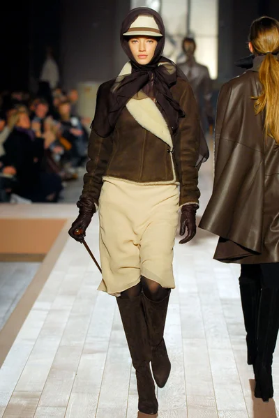 Look 9